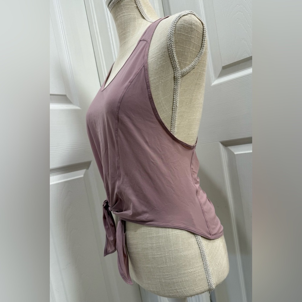 Lululemon Not Front of Mind Tank Top – Size 4 (Small) Mauve Like new - Picture 2 of 5